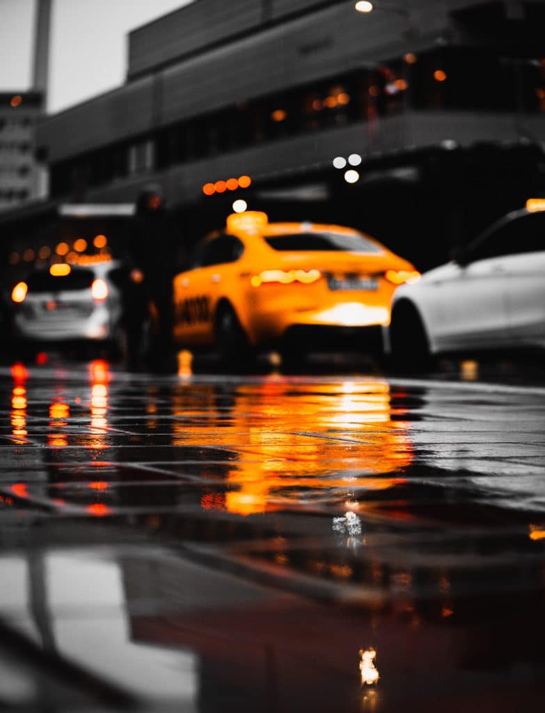 Taxi am einem regnerischer tag